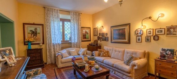 4 bedrooms Villa in Siena, Italy No. 196389 8