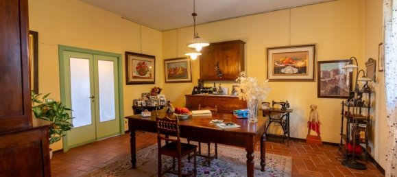 4 bedrooms Villa in Siena, Italy No. 196389 11