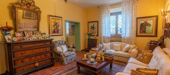 4 bedrooms Villa in Siena, Italy No. 196389 9