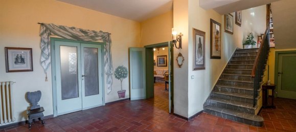 4 bedrooms Villa in Siena, Italy No. 196389 39