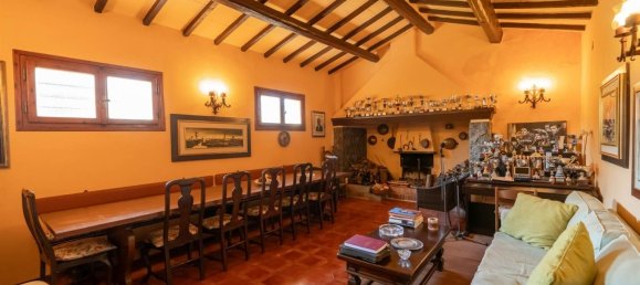 4 bedrooms Villa in Siena, Italy No. 196389 16