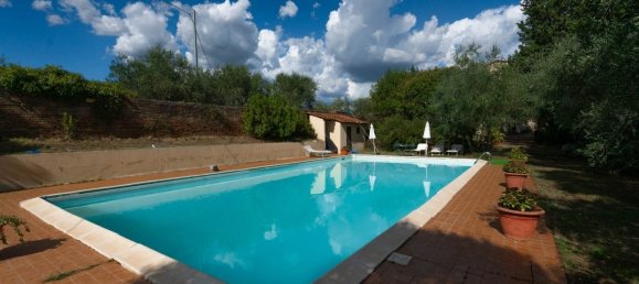 4 bedrooms Villa in Siena, Italy No. 196389 4