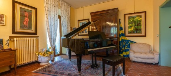 4 bedrooms Villa in Siena, Italy No. 196389 10