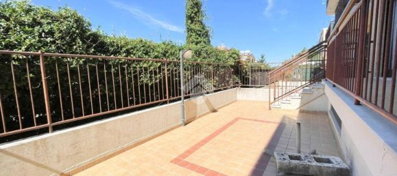 Квартира с 2 спальнями в Васто, Италия № 355562 5