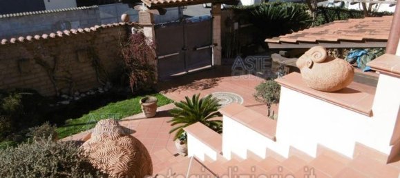 Casa de 11 habitaciónes en Rome, Italy No. 33316 2