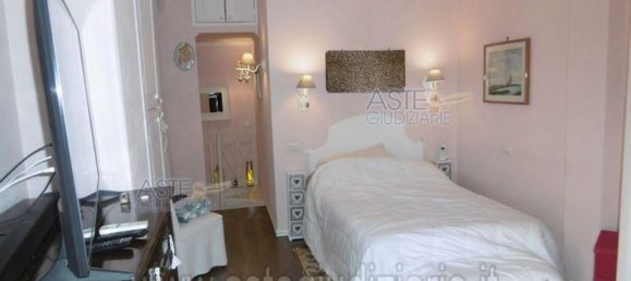 Casa de 11 habitaciónes en Rome, Italy No. 33316 21