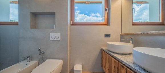 Квартира с 3 спальнями в Мадезимо, Италия № 377690 28