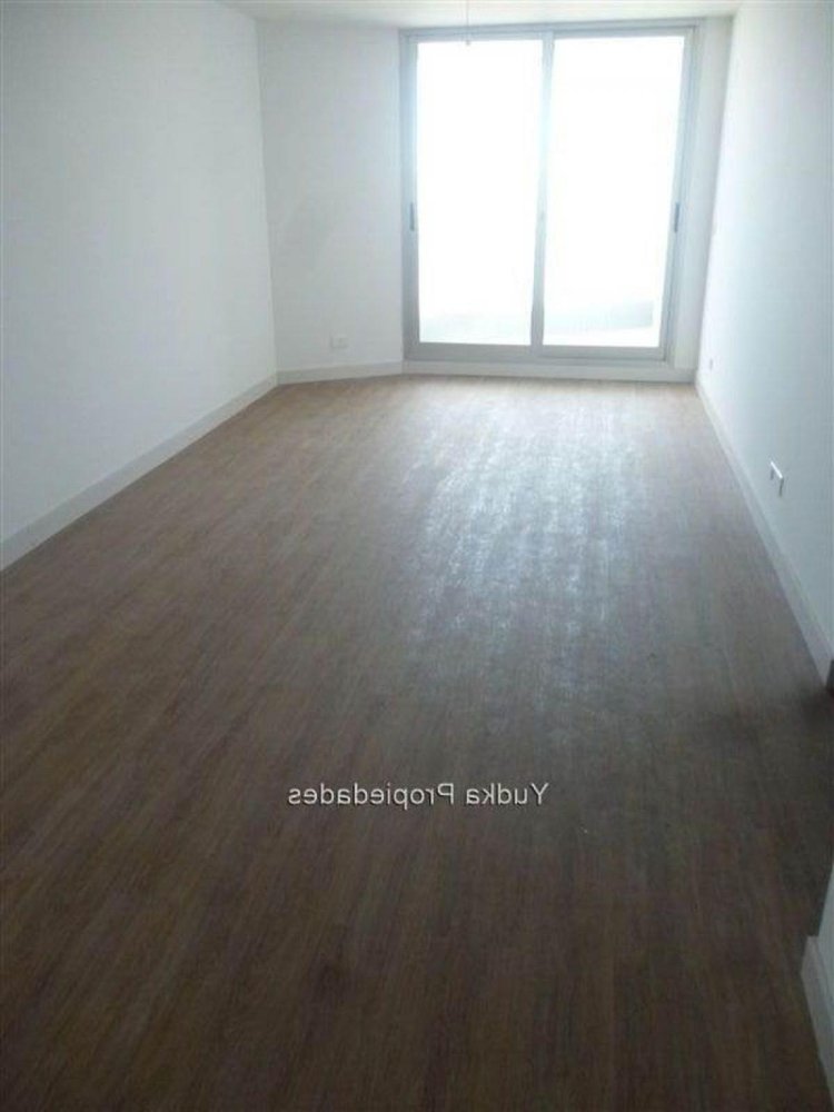 2 bedrooms Apartment in Montevideo, Uruguay No. 2976