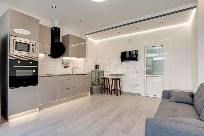 Propiedad comercial en L'Hospitalet de Llobregat, Spain 40 m² No. 264649