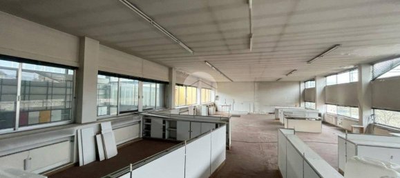 Склад 2500м² в Бергамо, Италия № 217519 7