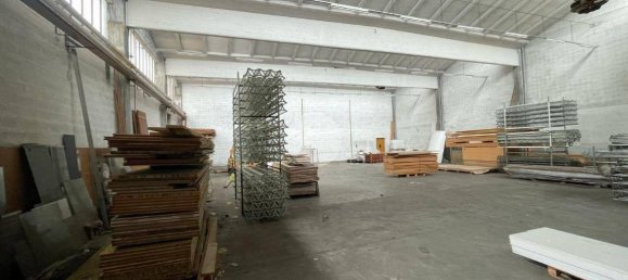 Склад 2500м² в Бергамо, Италия № 217519 2