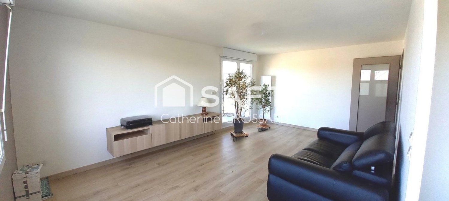 1 bedroom Apartment in Haubourdin, France No. 260983