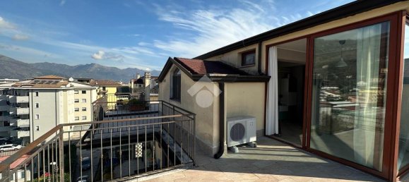 Пентхаус с 2 комнатами в Кассино, Италия № 139355 11