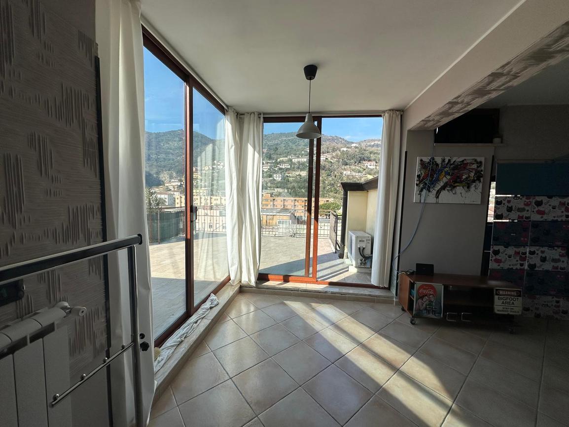 Пентхаус с 2 комнатами в Кассино, Италия № 139355