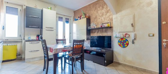 3-salle Appartement à Carate Brianza, Italy No. 142155 6