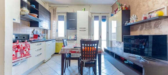 3-salle Appartement à Carate Brianza, Italy No. 142155 7