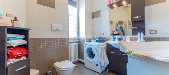 3-salle Appartement à Carate Brianza, Italy No. 142155 12