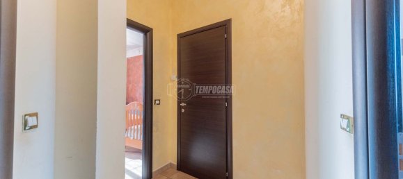 3-salle Appartement à Carate Brianza, Italy No. 142155 8