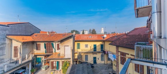 3-salle Appartement à Carate Brianza, Italy No. 142155 17