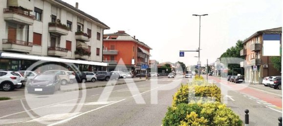 5 rooms Apartment in Limena, Italy No. 60136 4