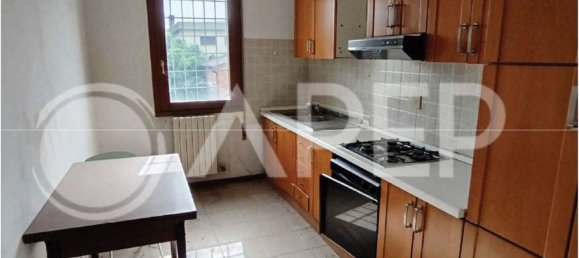 5 rooms Apartment in Limena, Italy No. 60136 9