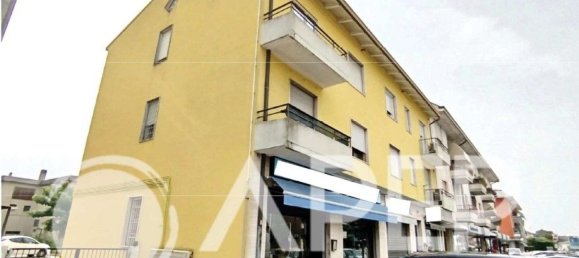 5 rooms Apartment in Limena, Italy No. 60136 2