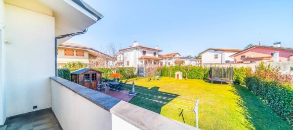 3 bedrooms Villa in Udine, Italy No. 83248 25