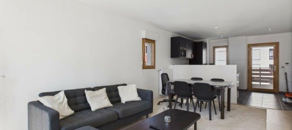 Apartamento de 2 dormitorios en Asnieres-sur-Seine, France No. 347114 2
