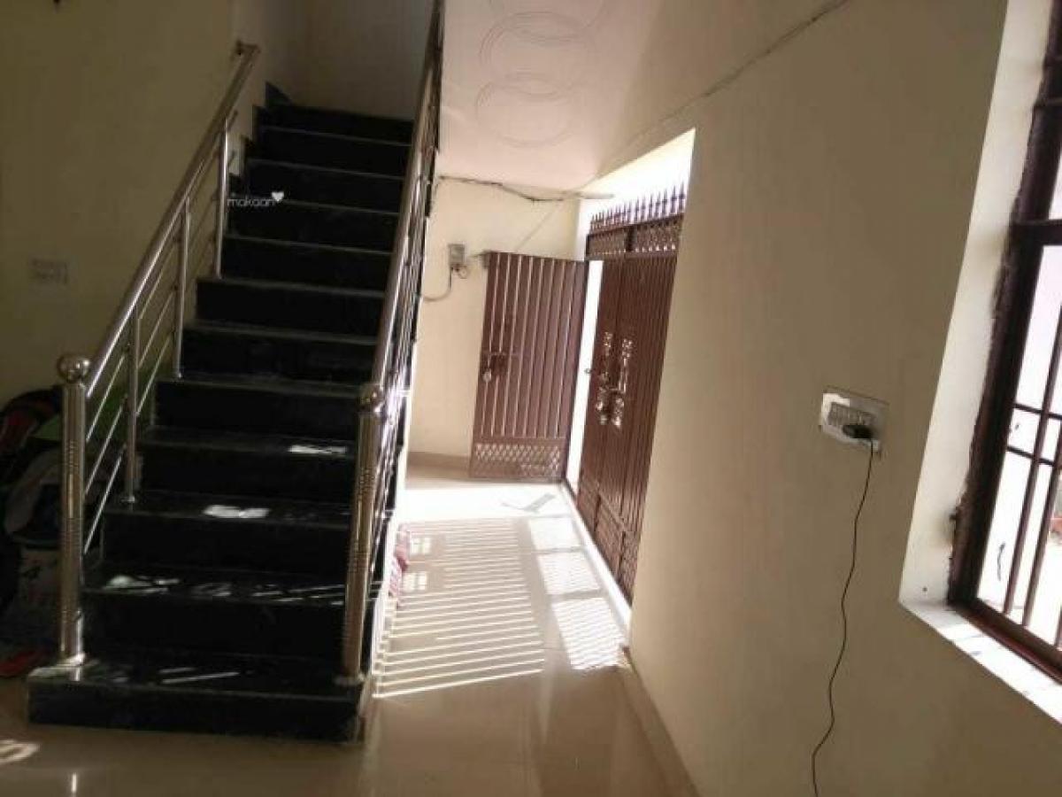 Casa T2 em Noida, India N.º 3063