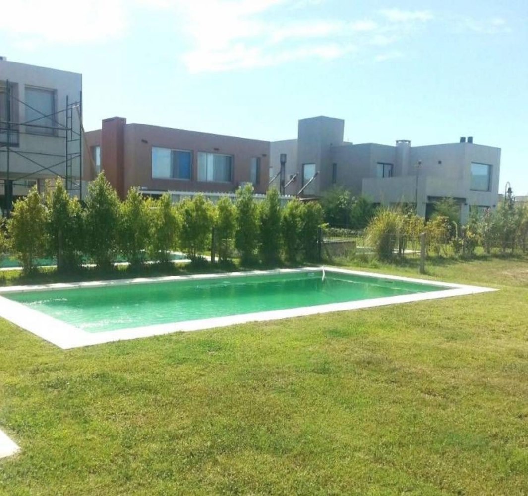 3 bedrooms House in Tigre, Argentina No. 54591