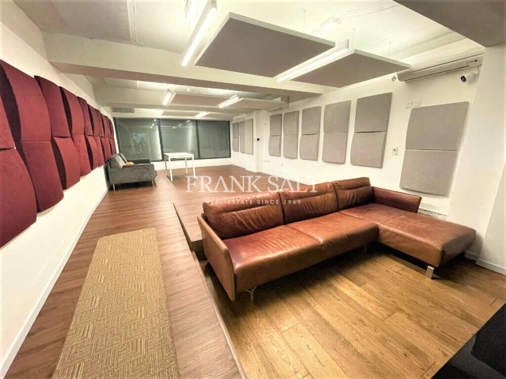 278m² Office in Gzira, Malta No. 12383