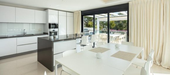 5 bedrooms Villa in Marbella, Spain No. 74036 4