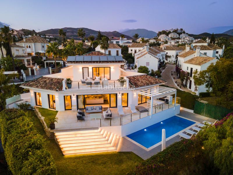 5 bedrooms Villa in Marbella, Spain No. 74036