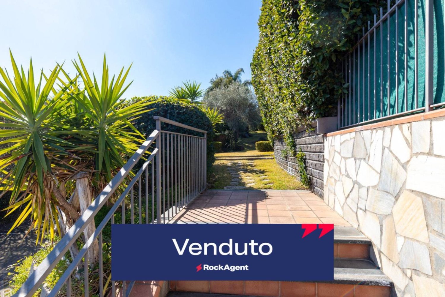 Villa T4 em Aci Catena, Italy N.º 48260