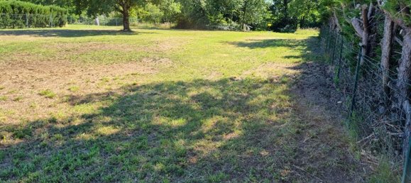 Terreno en Les Bordes, France No. 234445 6