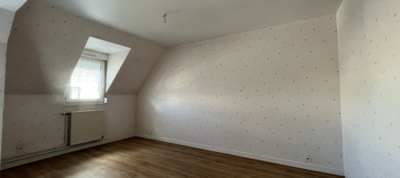 Studio in Troyes, France No. 93222 6
