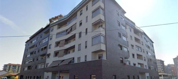 4 bedrooms Apartment in Turin, Italy No. 381560 4