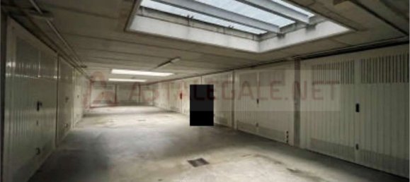 4 bedrooms Apartment in Turin, Italy No. 381560 10