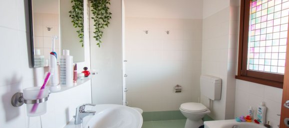 2غرفة منزل ذو طابقين في Udine, Italy رقم 18181 19