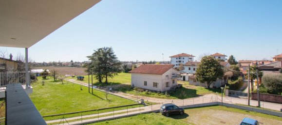 2غرفة منزل ذو طابقين في Udine, Italy رقم 18181 30