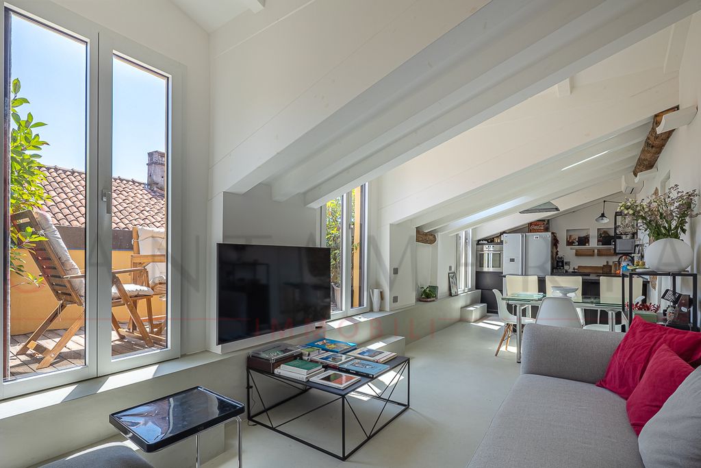 Apartamento de 2 dormitorios en Milan, Italy No. 358871