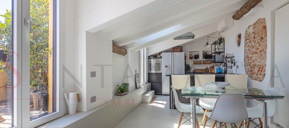 Apartamento de 2 dormitorios en Milan, Italy No. 358871 2