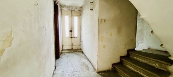 8 rooms House in Lucca, Italy No. 69675 11