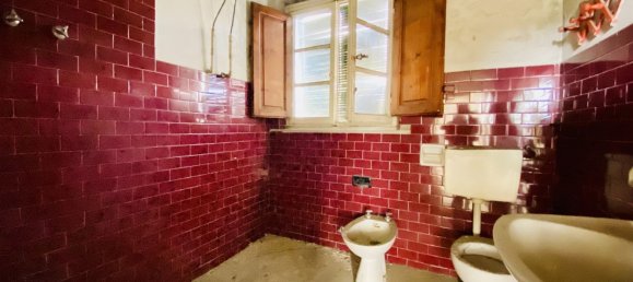 8 rooms House in Lucca, Italy No. 69675 24