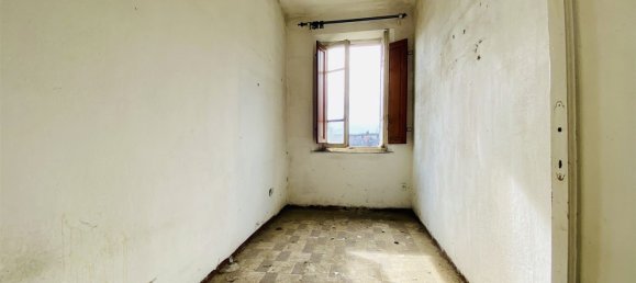 8 rooms House in Lucca, Italy No. 69675 28