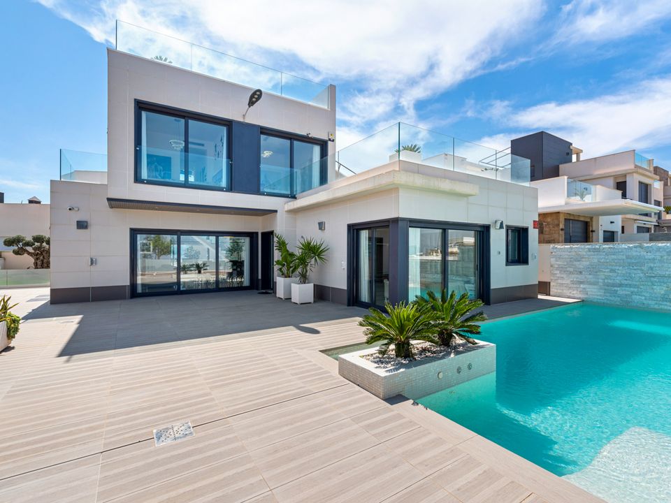 5 غرف نوم فيلا في San Miguel de Salinas, Spain رقم 184743