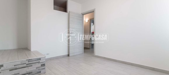 3-Zimmer Haus in Guanzate, Italy, Nr. 269378 10