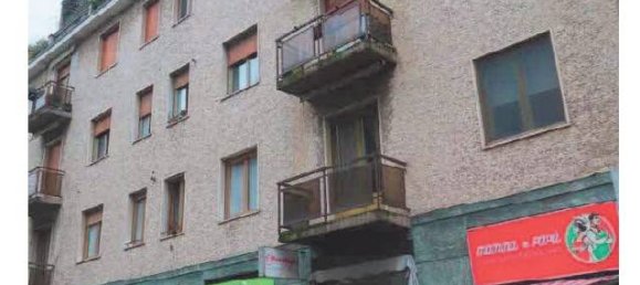 3 bedrooms Apartment in Milan, Italy No. 314312 2