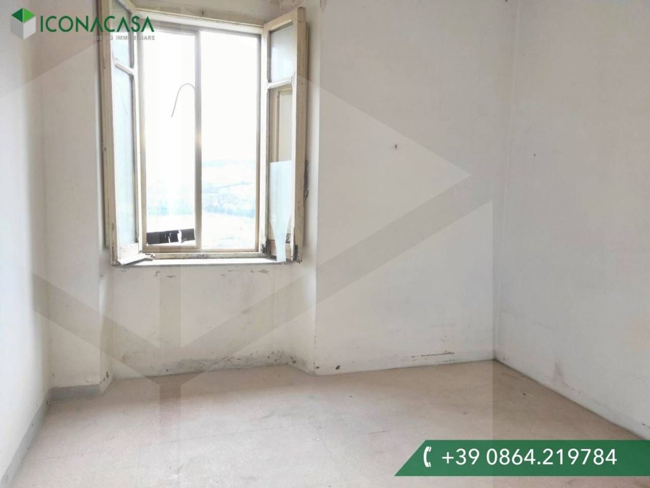 Casa de 5 habitaciónes en Castel di Sangro, Italy No. 34032