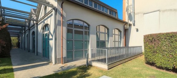 77m² Commercial property in Giussano, Italy No. 359798 9